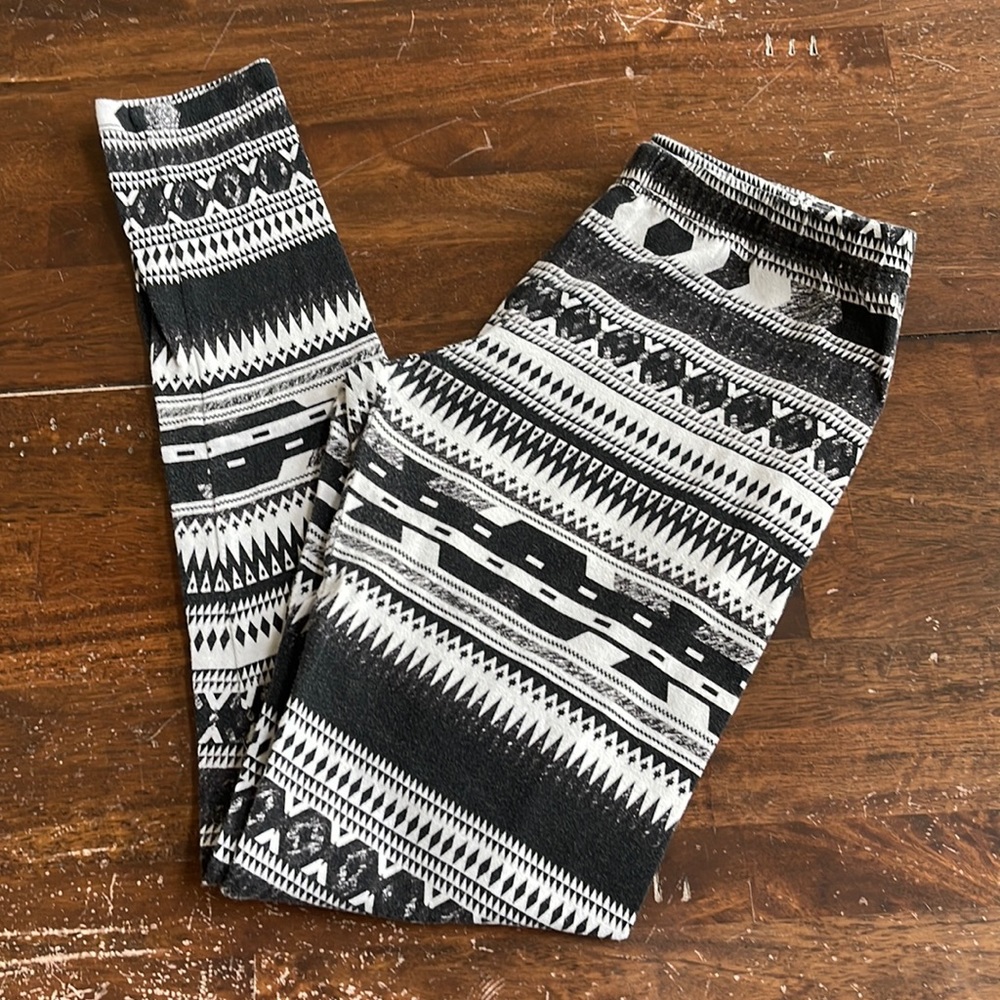 Mossimo Supply Co Women's Black White Aztec Fair Isle Geometric Leggings Size M